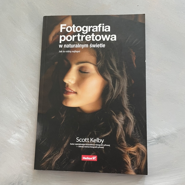 Fotografia portretowa w naturalnym świetle - Scott Kelby