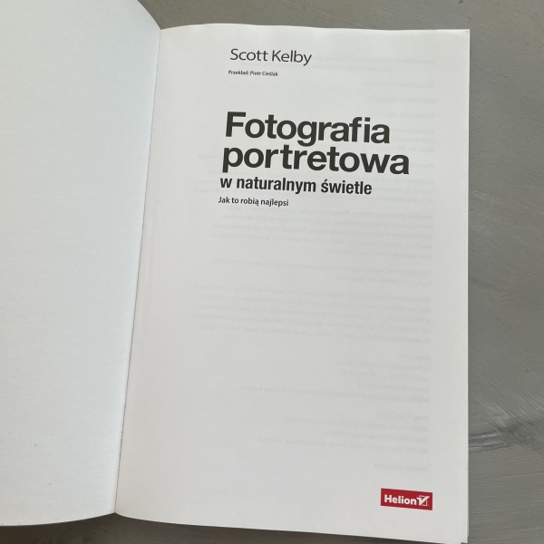 Fotografia portretowa w naturalnym świetle - Scott Kelby